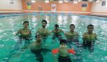 نادي عرعر الرياضي يفتح أبواب المسبح مجانا لمتطوعي فريق أضواء التطوعي